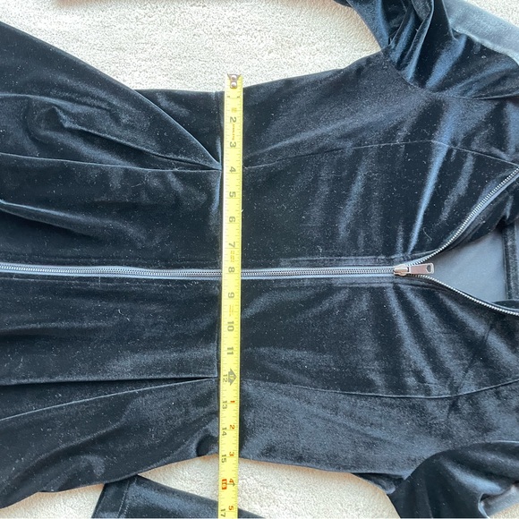 Black Boston Proper Sports Set - Picture 6 of 10